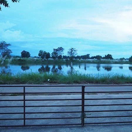Rimmueng Resort Phanom Sarakham Exterior photo