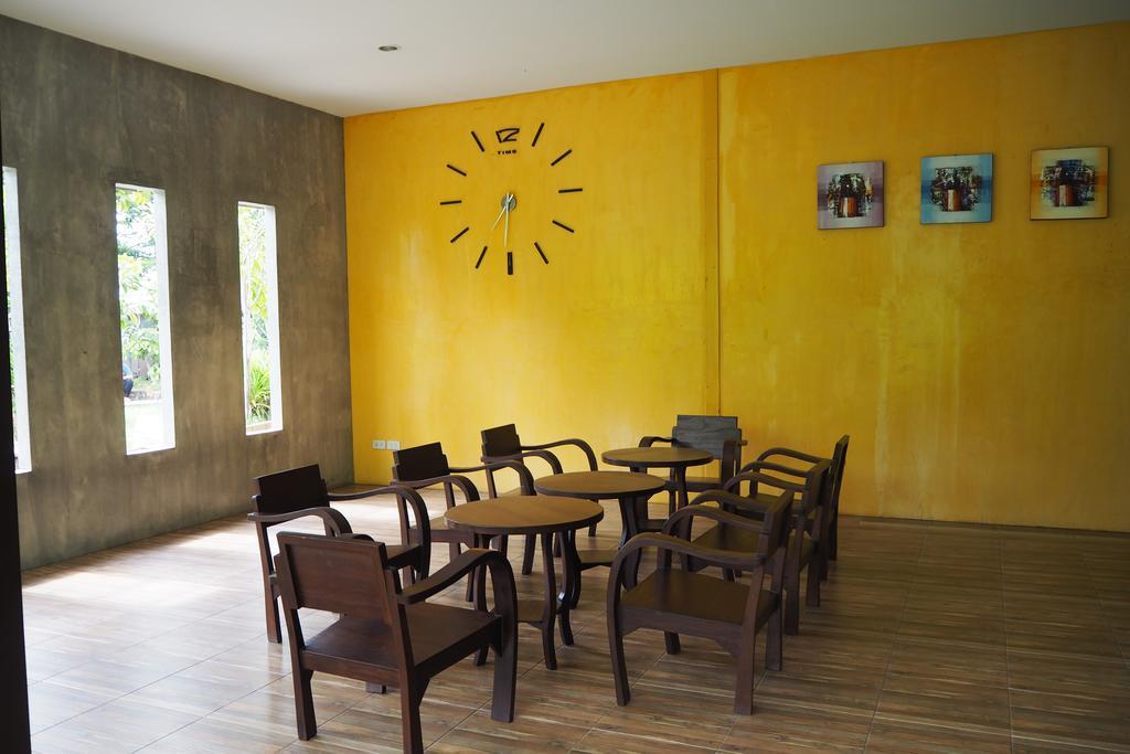 Rimmueng Resort Phanom Sarakham Exterior photo
